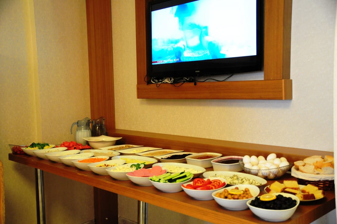 Breakfast Buffet Tamara Residence