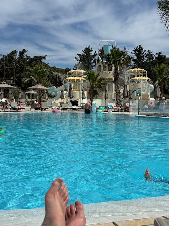 Pool Blue Sea Island