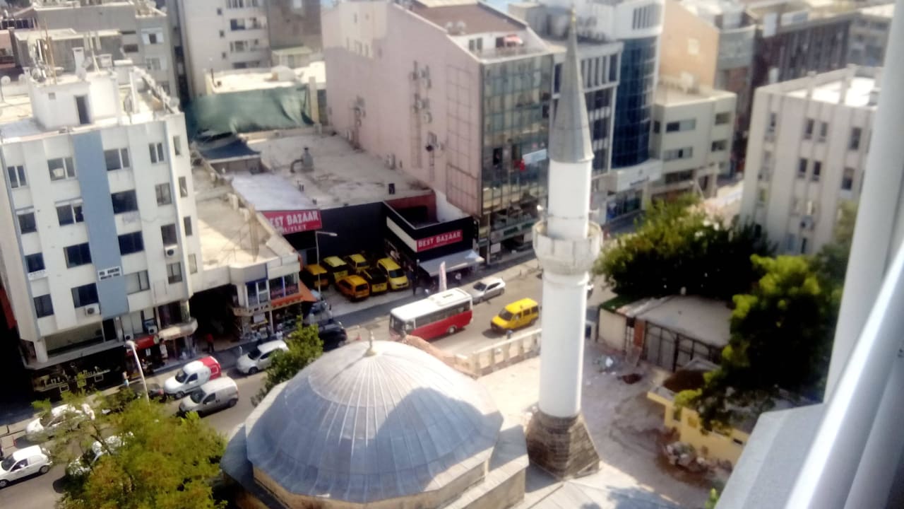 Мечеть возле отеля Best Western Plus Hotel Khan