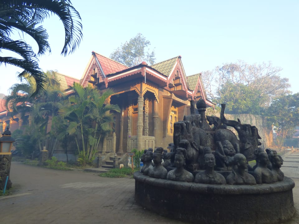 In der Hotelanlage Shwe Thazin Hotel Mrauk U