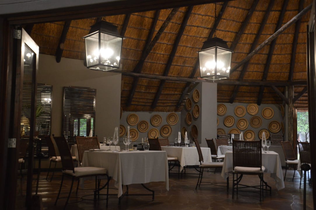 Futterstätte Hotel Mushara Lodge