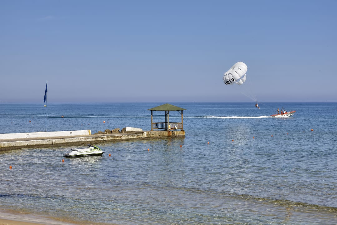 Strand Alexander Beach Hotel & Village Resort