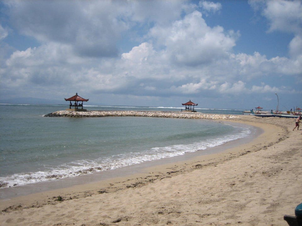 Sanur Beach bei Flut Villa Shanti Beach
