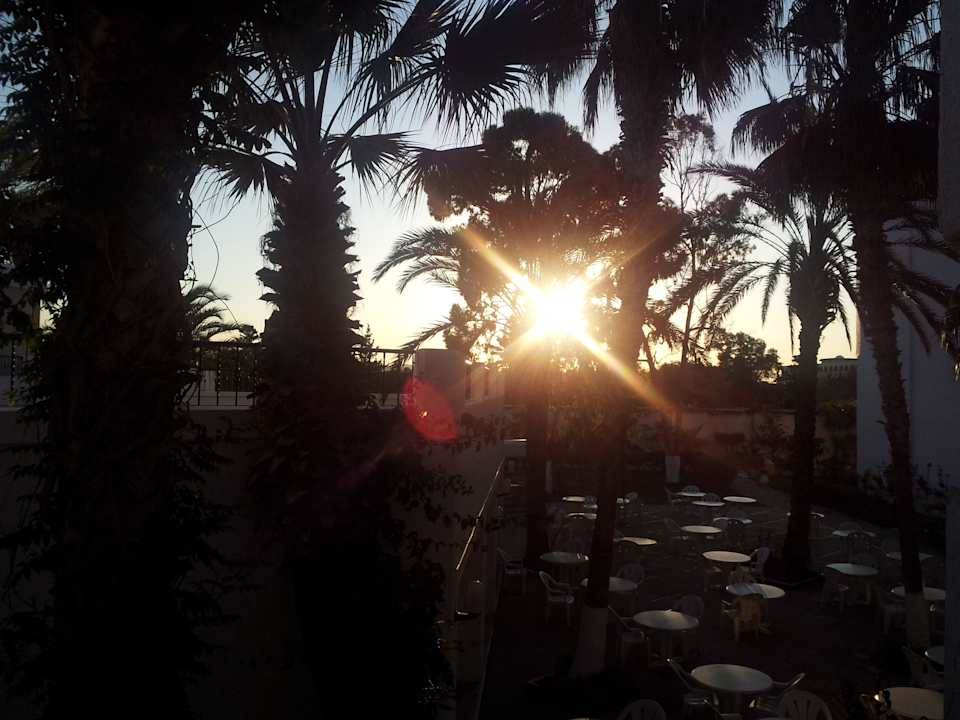 Ausblick vom Zimmer bei Sonnenaufgang Hotel Nesrine