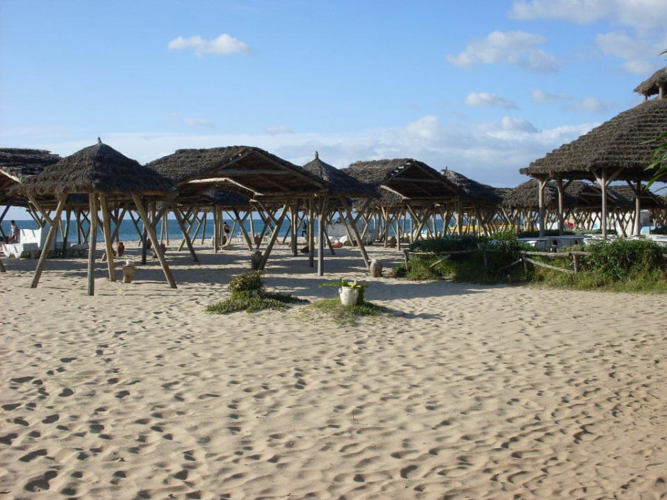 Strand mit festen Sonnendächern The Orangers Beach Resort and Bungalows