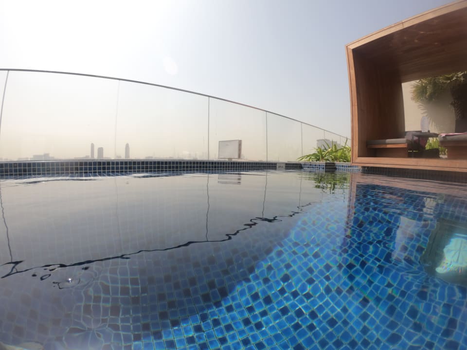 Pool Aloft Dubai Creek