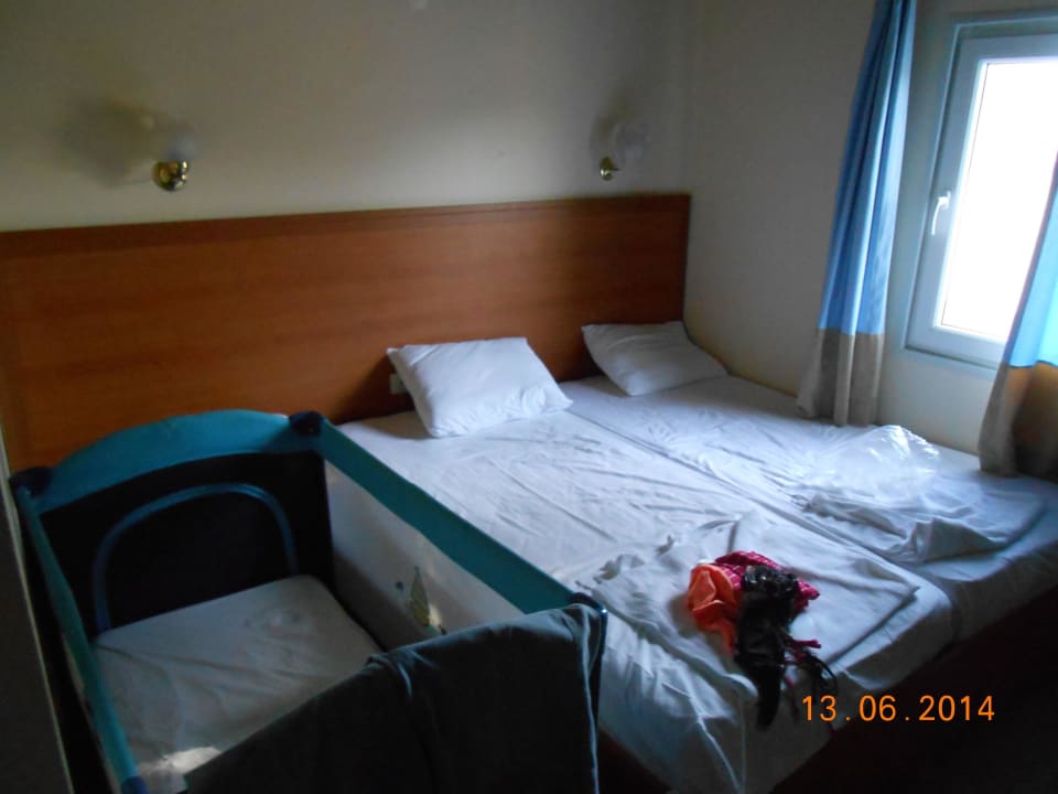 Mit Kinderbett etwas eng... Club Resort Atlantis