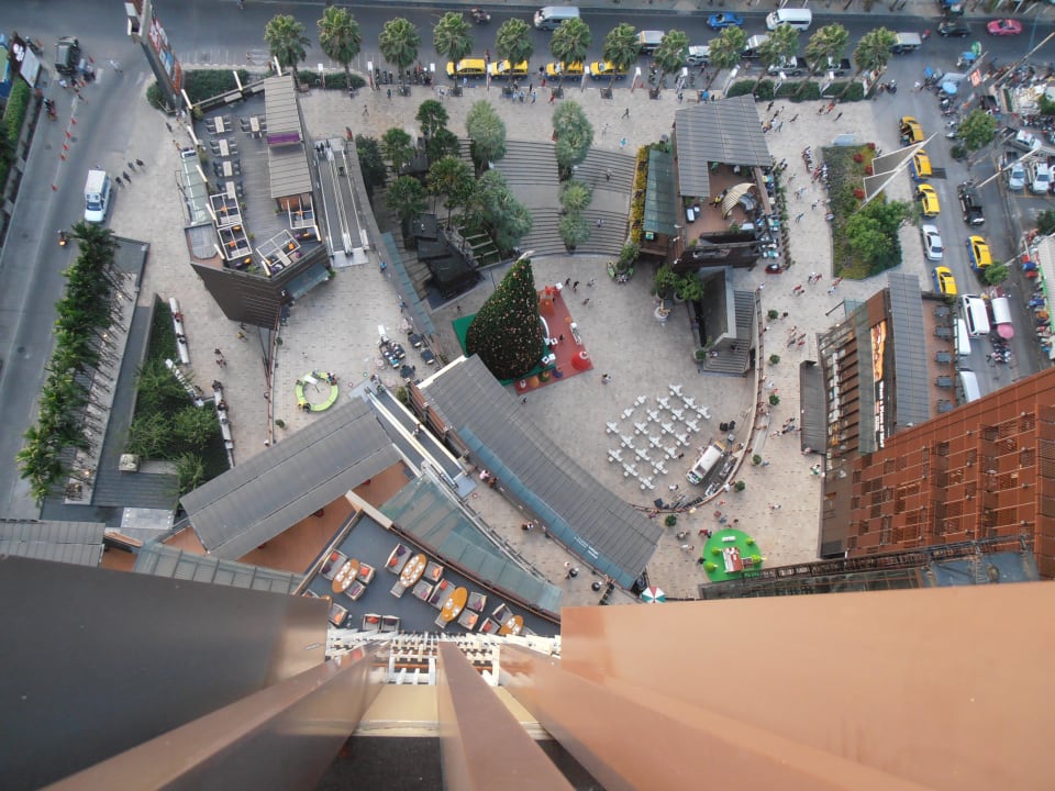 Aussicht vom Balkon aufs Edge Restaurant Hilton Pattaya