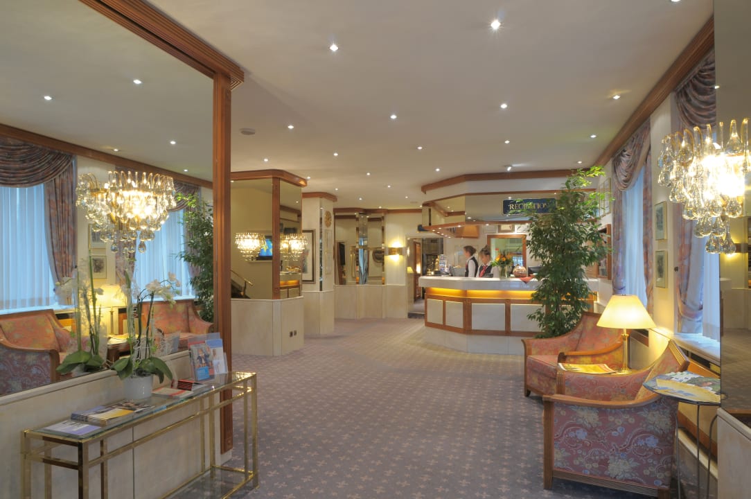 Lobby Ringhotel Loew's Merkur