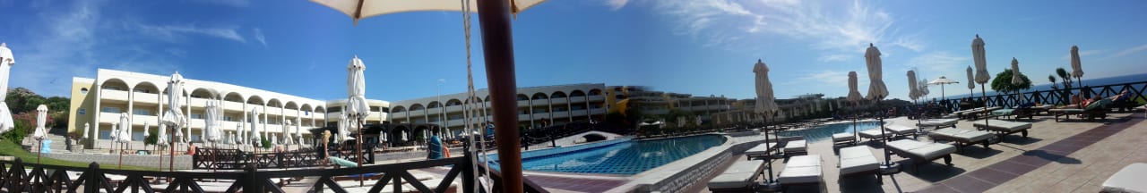 Poollandschaft Hotel Kalithea Horizon Royal