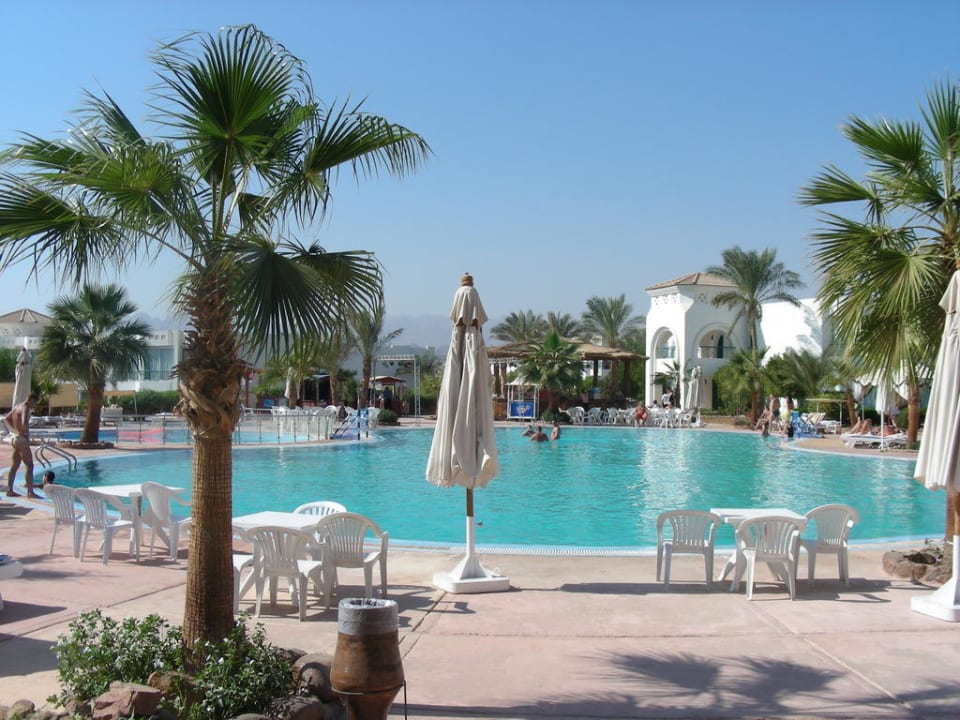 Jeden z basenów Hotel Amarante Garden Palms Resort