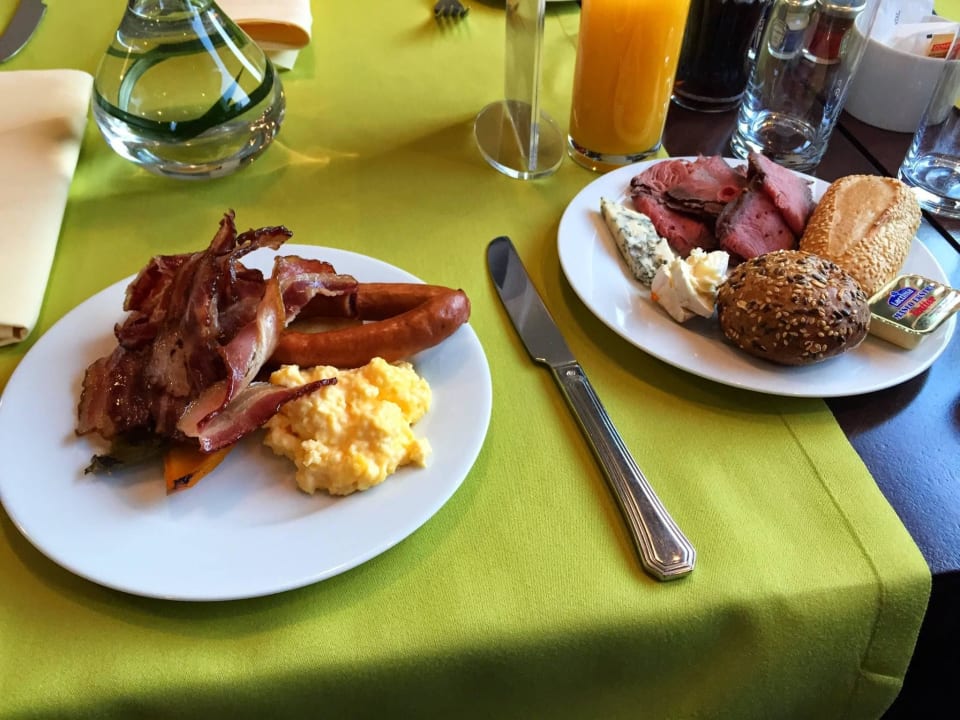 Śniadanie w saloniku InterContinental Warszawa