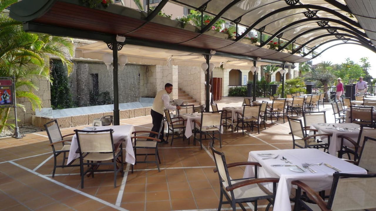 Es wird eingedeckt! Gran Tacande Wellness & Relax Costa Adeje