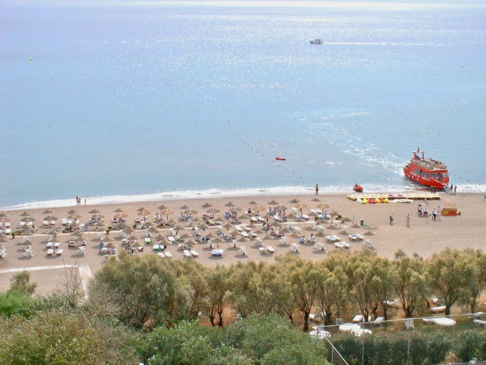 Blick von oben auf den Strand Hotel Calypso Beach
