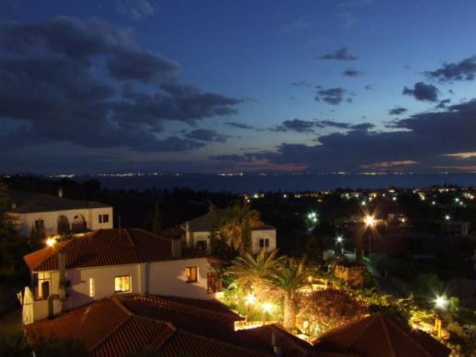 Nachtaufnahme Hotel Geranion Village
