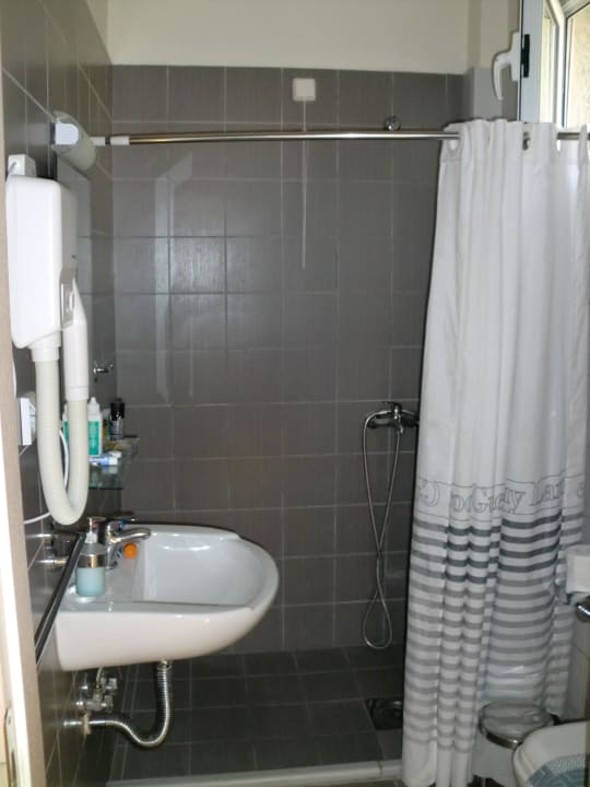 Familienzimmer - Familiendusche Hotel Elina