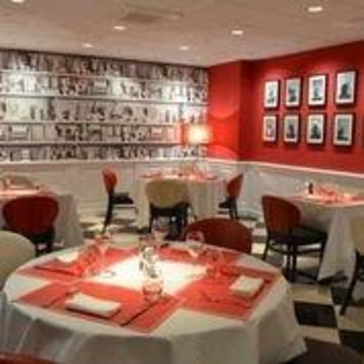 Le Restaurant Hôtel Les Maritonnes Parc & Vignoble