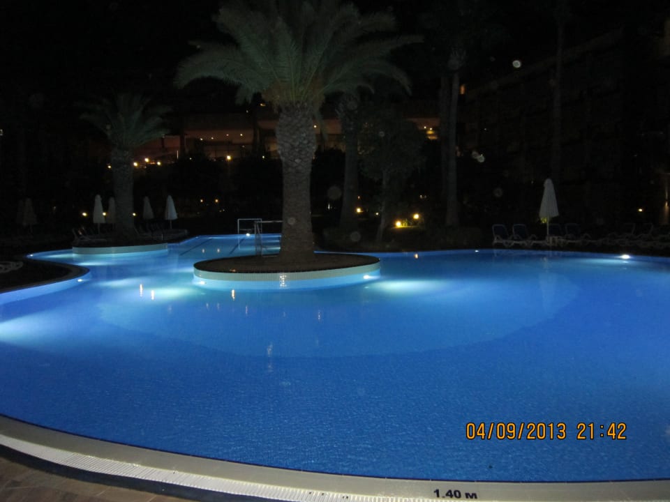 2013 Hotel Grand Side