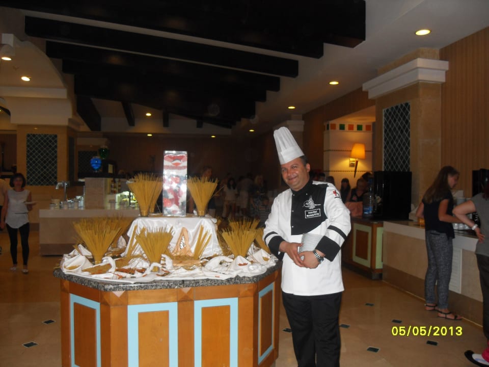 Chefkoch für alle Essensbelange Horus Paradise Luxury Resort & Club