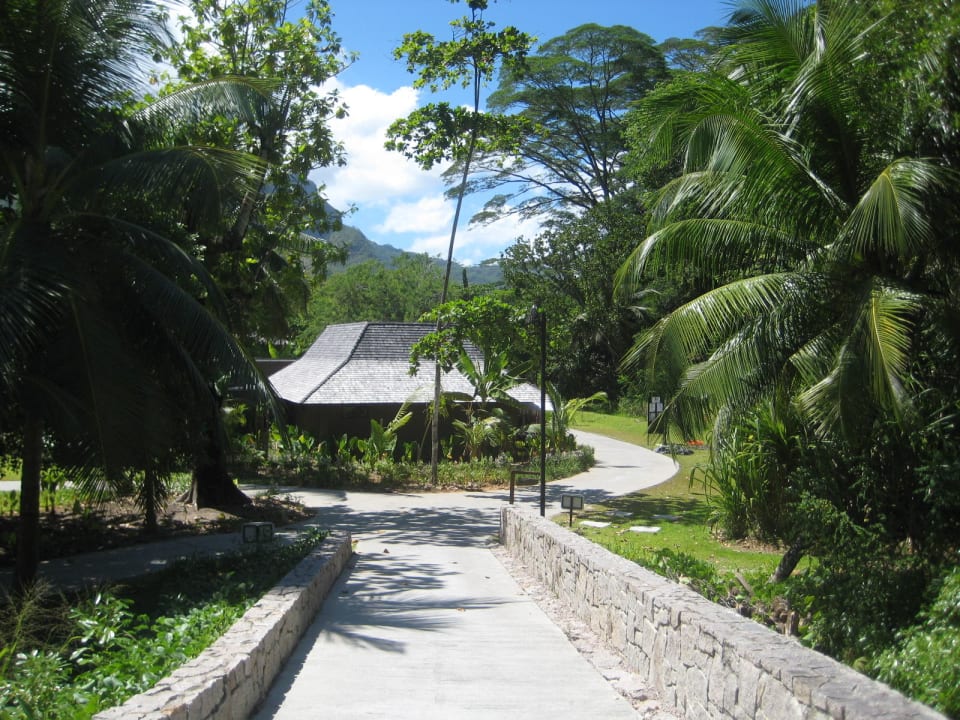 Fahrt vom Berg der Anlage Constance Ephelia