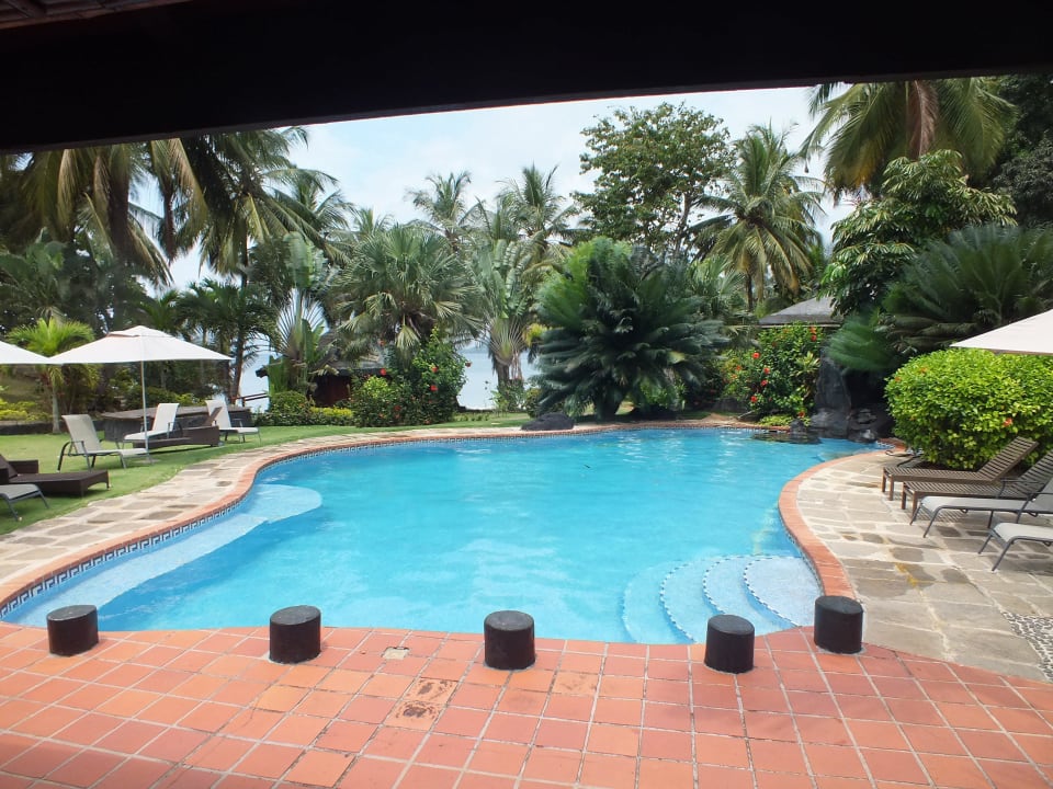 Kleiner netter Pool von der Bar aus Hotel Bom Bom Island Resort