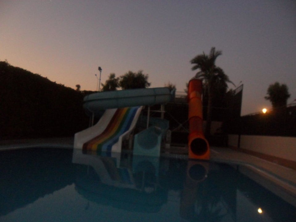 Kinderpool mit Rutschen Hotel Royal Garden Beach