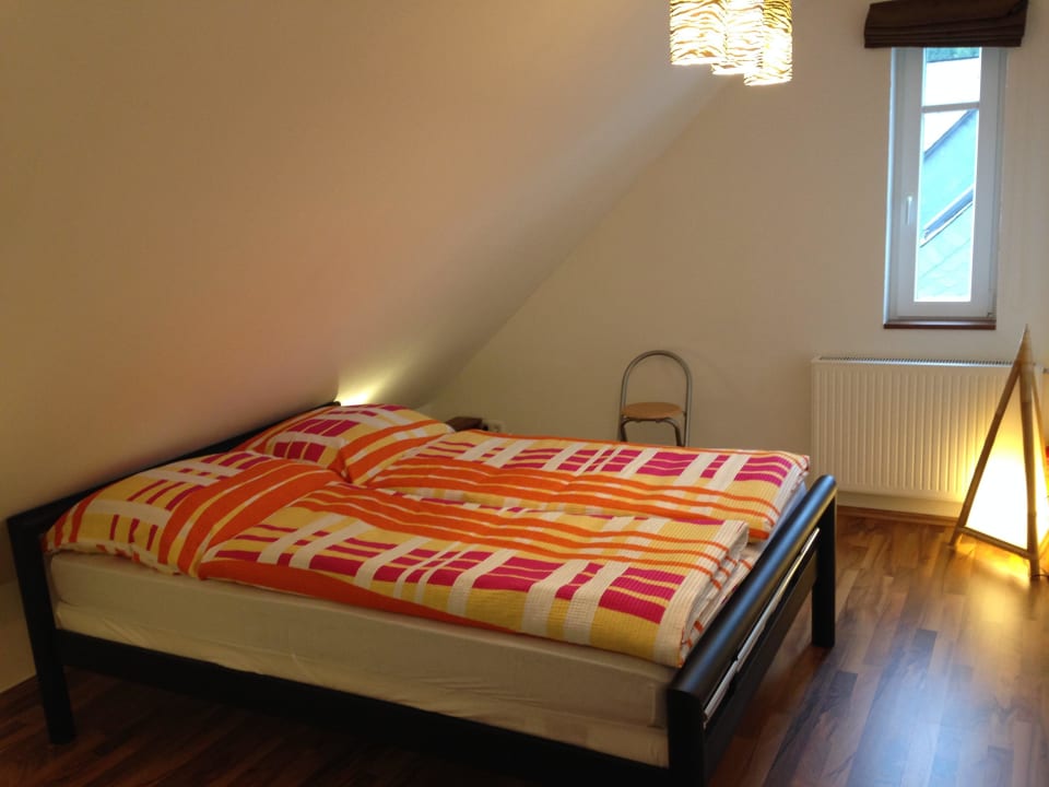 2. Schlafzimmer fr.Bett Apartment Sauerland