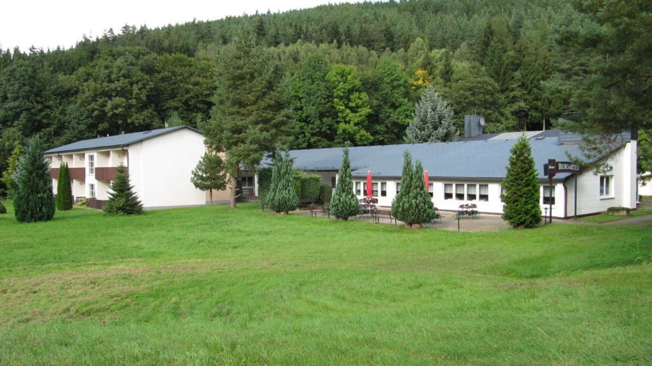  Hotel Teilaußenansicht Berghotel Mellenbach