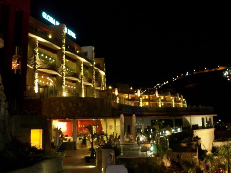 Hotel in den Abendstunden Gloria Palace Royal Hotel & Spa