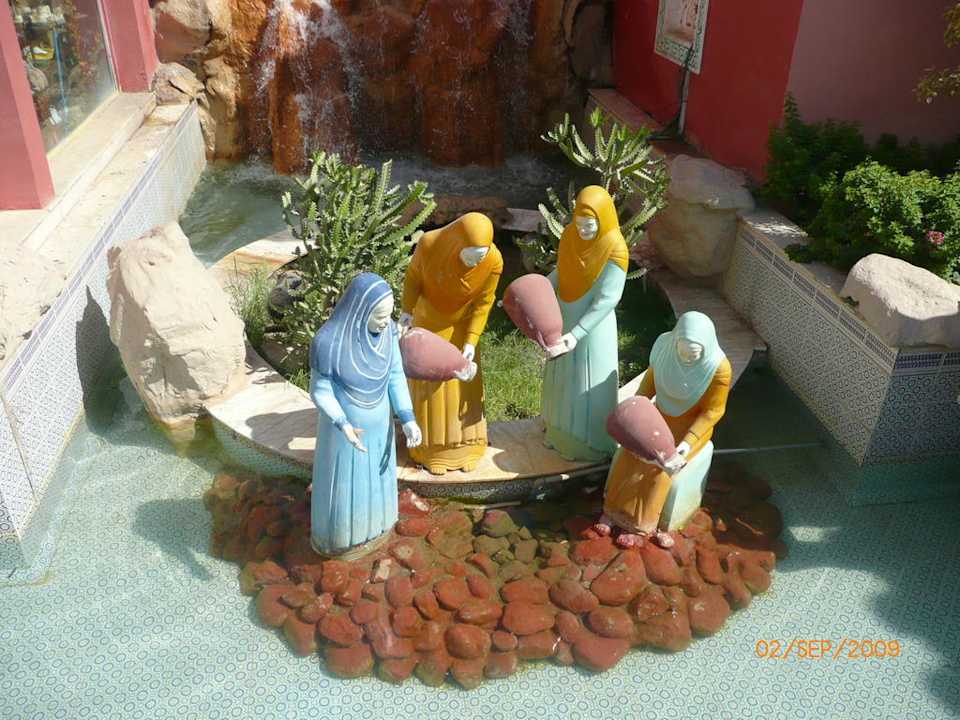 Vorne am Eingang Pickalbatros Alf Leila Wa Leila Resort - Neverland Hurghada