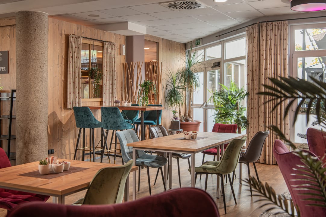 Lobby AlpenParks Hotel & Apartment Montana Matrei