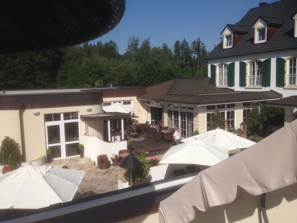 Blick auf eine der Restaurantterrassen LIFESTYLE Resort Zum Kurfürsten