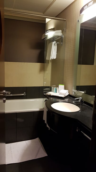 Zimmer Rose Rayhaan by Rotana