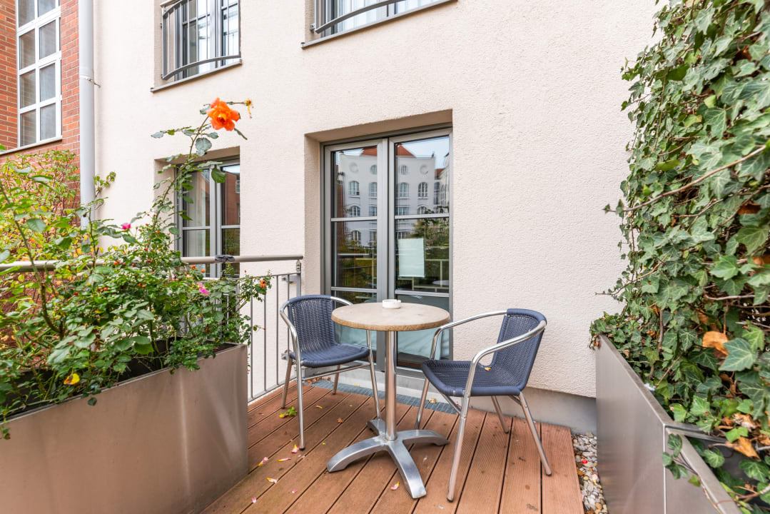 Zimmer AdvaStay by KING's