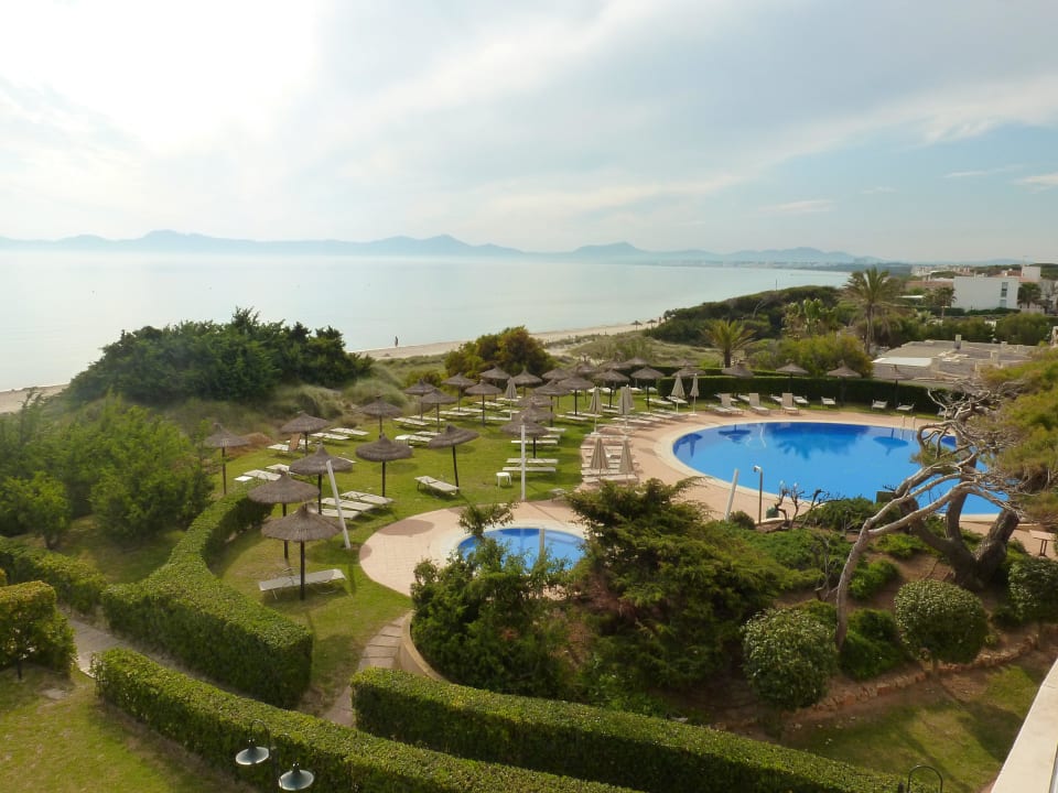 Blick vom Studio auf einen Teil der Poollandschaft Grupotel Natura Playa