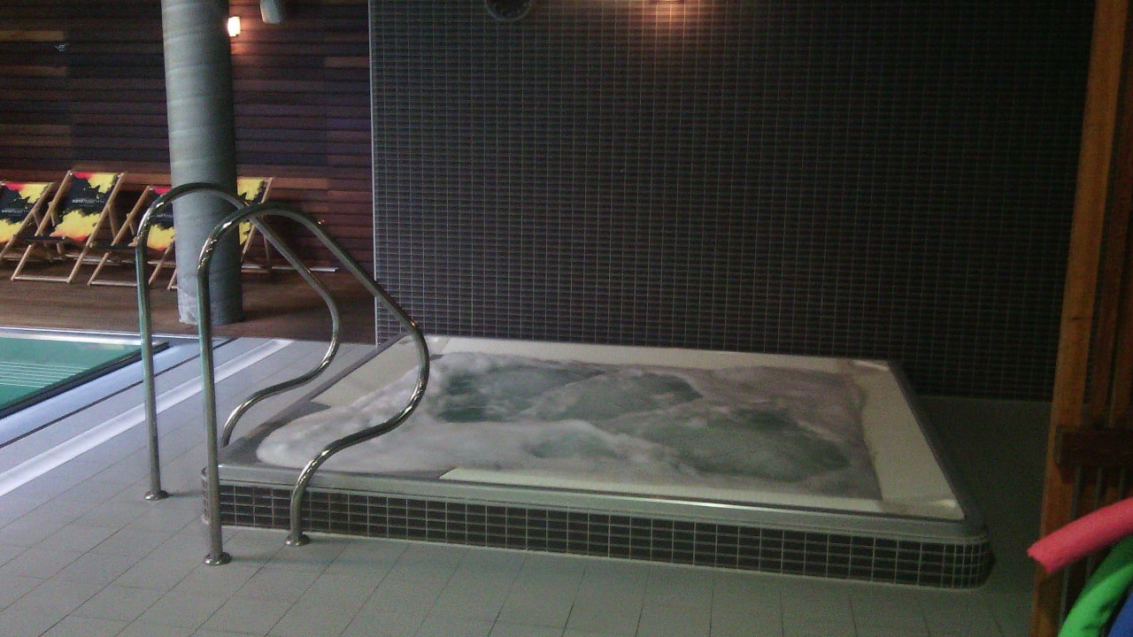 Kleiner Whirlpool Royal Tulip Sand