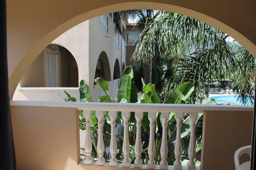 Widok  z  pokoju  hotelowego, blok  B Hotel Zante Village