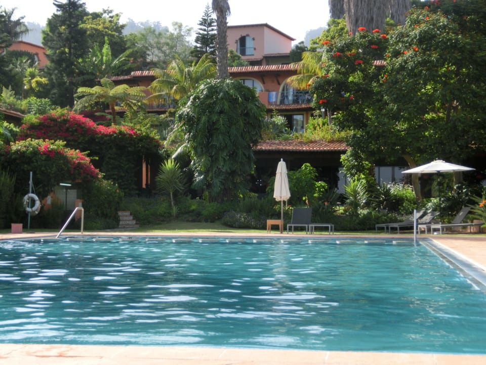Pool mit Haupthaus Hotel Quinta Splendida Wellness & Botanical Garden