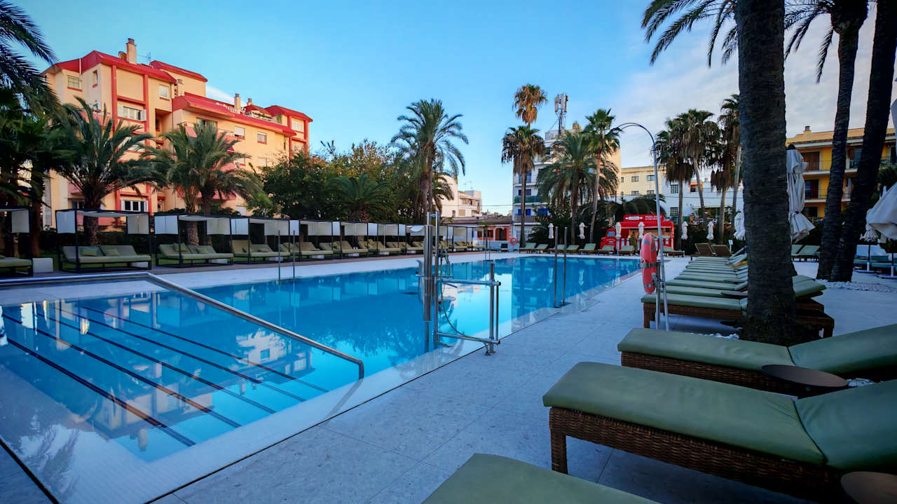 Außenansicht Hotel HM Ayron Park