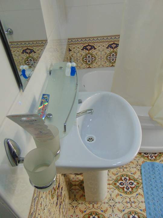 Zimmer Madrasah Polvon-Qori Boutique