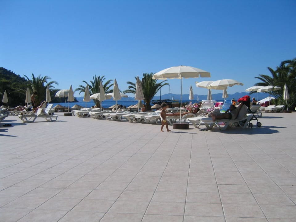 Pool Hillside Beach Club