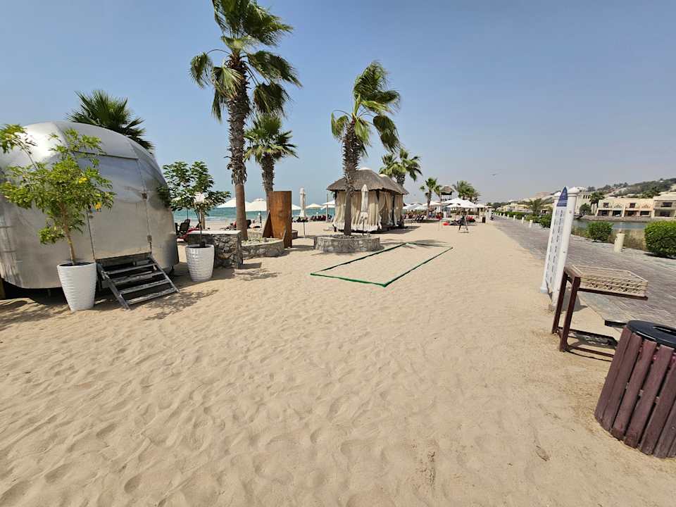Strand The Cove Rotana Resort