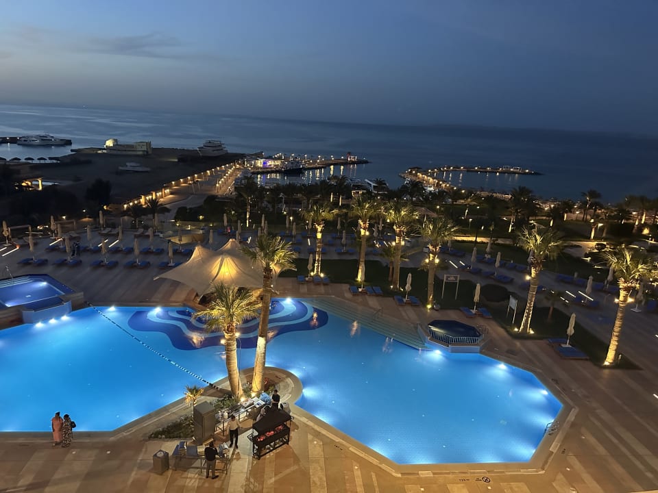 Außenansicht Hilton Hurghada Plaza