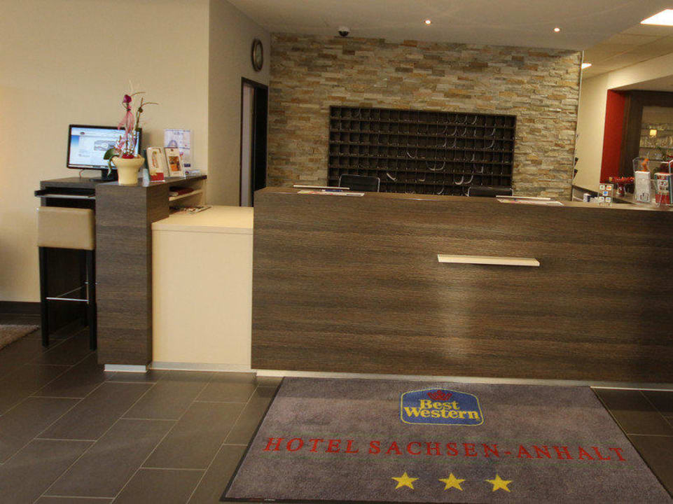 Rezeption und PC-Staiton Hotel Sachsen-Anhalt