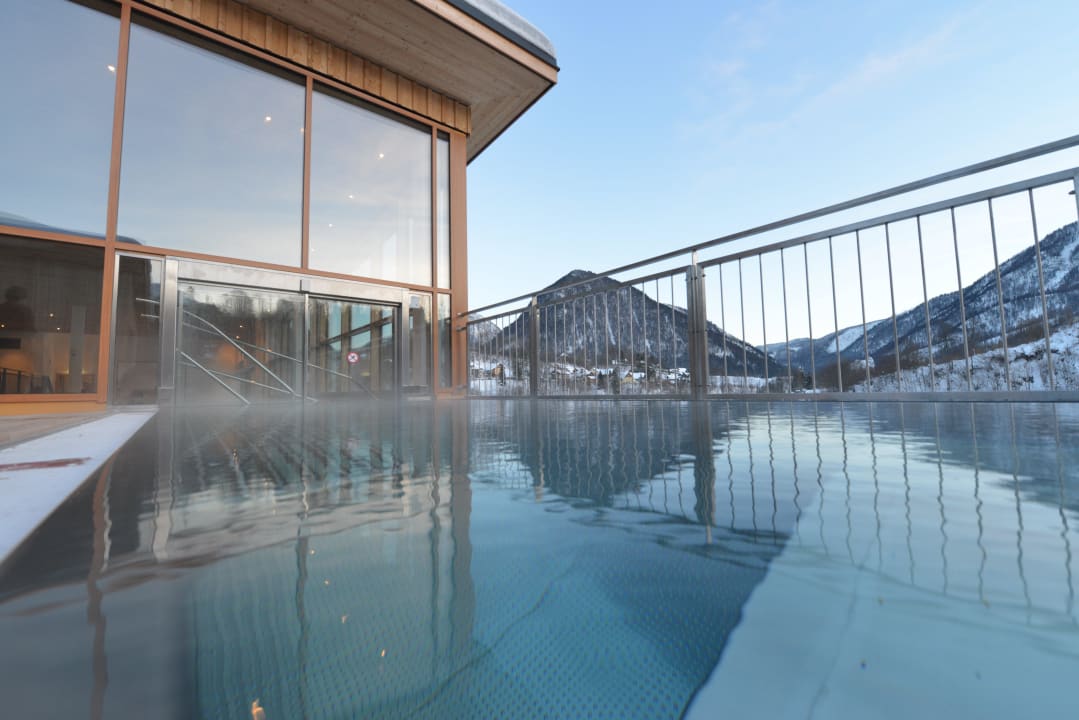 SKY POOL mit faszinierendem Ausblick  SPA Hotel Erzherzog Johann