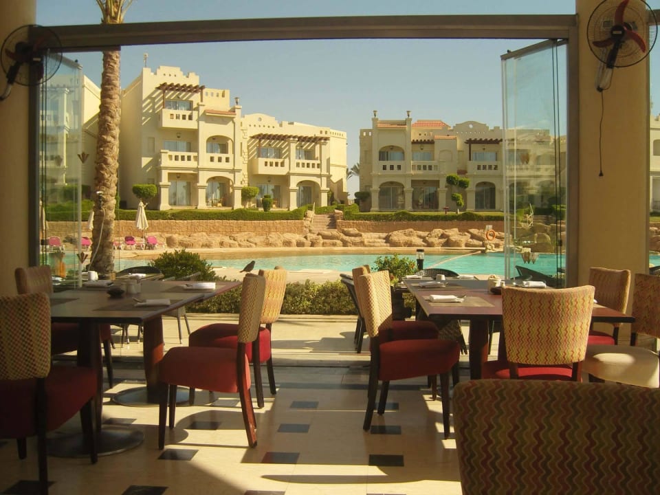 Aussicht vom Restaurant auf den Pool Rixos Sharm El Sheikh Adults Only 18 +