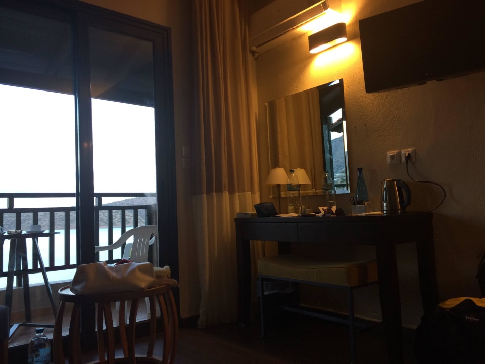 Vom Bett aus Domes Aulus Elounda All-Inclusive Resort, Curio Collection by Hilton