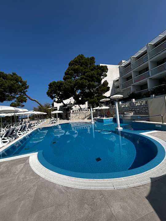 Pool Bluesun Hotel Berulia & Mala Berulia