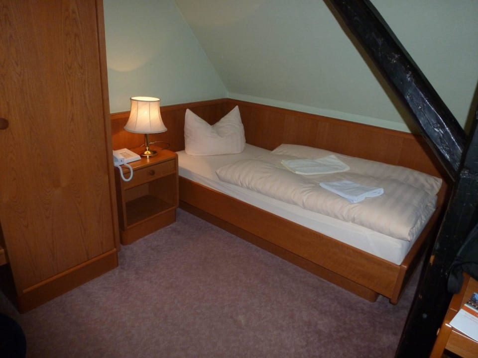 Gemütliches Einzelzimmer mit Blick auf den Marktp  Hotel Zum Kanzler