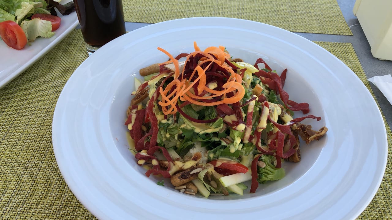 Beach Club Salat Acanthus Cennet Barut Collection